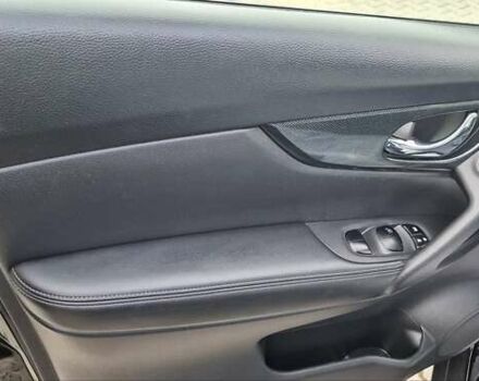 Черный Ниссан ИксТрейл, объемом двигателя 1.6 л и пробегом 135 тыс. км за 16500 $, фото 3 на Automoto.ua