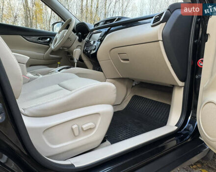 Черный Ниссан ИксТрейл, объемом двигателя 1.6 л и пробегом 215 тыс. км за 18200 $, фото 27 на Automoto.ua