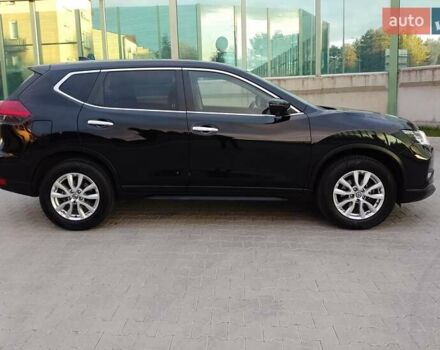 Черный Ниссан ИксТрейл, объемом двигателя 1.6 л и пробегом 63 тыс. км за 16500 $, фото 6 на Automoto.ua