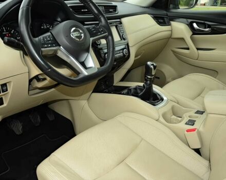 Черный Ниссан ИксТрейл, объемом двигателя 1.6 л и пробегом 47 тыс. км за 13800 $, фото 7 на Automoto.ua