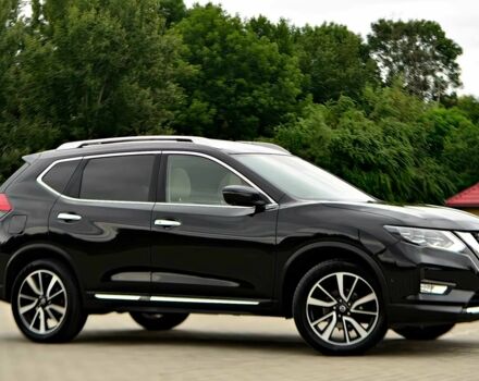 Черный Ниссан ИксТрейл, объемом двигателя 1.6 л и пробегом 47 тыс. км за 13800 $, фото 2 на Automoto.ua