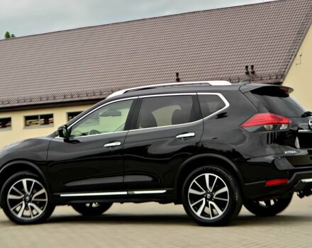 Черный Ниссан ИксТрейл, объемом двигателя 1.6 л и пробегом 47 тыс. км за 13800 $, фото 5 на Automoto.ua