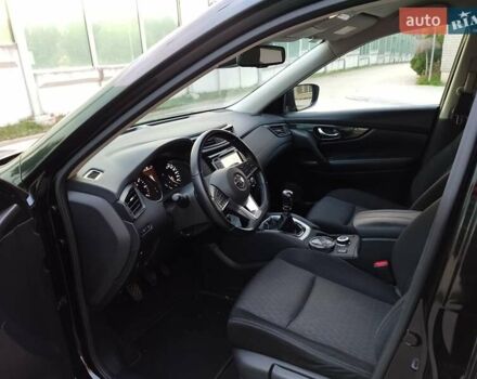 Черный Ниссан ИксТрейл, объемом двигателя 1.6 л и пробегом 63 тыс. км за 16500 $, фото 9 на Automoto.ua