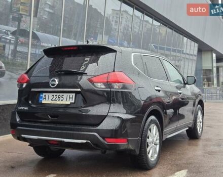 Черный Ниссан ИксТрейл, объемом двигателя 2 л и пробегом 133 тыс. км за 17900 $, фото 3 на Automoto.ua