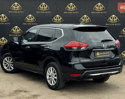 Черный Ниссан ИксТрейл, объемом двигателя 2 л и пробегом 129 тыс. км за 18300 $, фото 3 на Automoto.ua