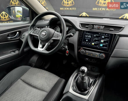 Черный Ниссан ИксТрейл, объемом двигателя 2 л и пробегом 129 тыс. км за 18300 $, фото 16 на Automoto.ua