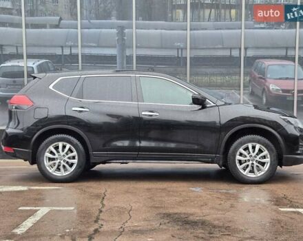 Черный Ниссан ИксТрейл, объемом двигателя 2 л и пробегом 133 тыс. км за 17900 $, фото 6 на Automoto.ua