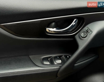 Черный Ниссан ИксТрейл, объемом двигателя 2 л и пробегом 129 тыс. км за 18300 $, фото 13 на Automoto.ua