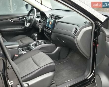 Черный Ниссан ИксТрейл, объемом двигателя 2 л и пробегом 133 тыс. км за 17900 $, фото 9 на Automoto.ua