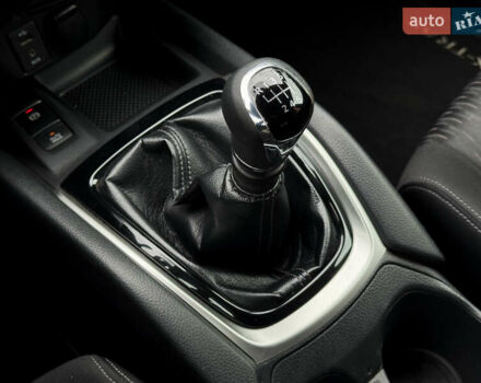 Черный Ниссан ИксТрейл, объемом двигателя 2 л и пробегом 129 тыс. км за 18300 $, фото 28 на Automoto.ua