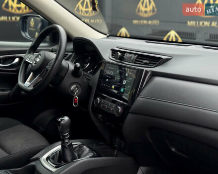 Черный Ниссан ИксТрейл, объемом двигателя 2 л и пробегом 129 тыс. км за 18300 $, фото 12 на Automoto.ua