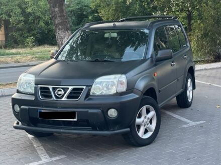 Черный Ниссан ИксТрейл, объемом двигателя 2.2 л и пробегом 412 тыс. км за 2900 $, фото 1 на Automoto.ua