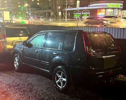 Черный Ниссан ИксТрейл, объемом двигателя 2.2 л и пробегом 372 тыс. км за 3500 $, фото 1 на Automoto.ua