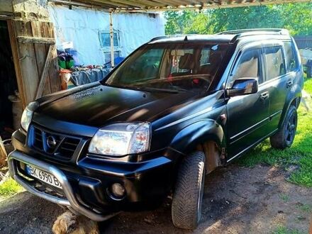 Ниссан ИксТрейл 2002 в Софиевке на Automoto.ua Черный Ниссан ИксТрейл, объемом двигателя 2.2 л и пробегом 300 тыс. км за 4000 $, фото 1 на Automoto.ua