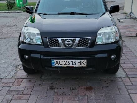 Черный Ниссан ИксТрейл, объемом двигателя 2.2 л и пробегом 222 тыс. км за 3323 $, фото 1 на Automoto.ua