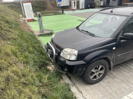 Черный Ниссан ИксТрейл, объемом двигателя 2.2 л и пробегом 3 тыс. км за 2200 $, фото 1 на Automoto.ua