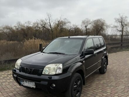 Черный Ниссан ИксТрейл, объемом двигателя 2.2 л и пробегом 249 тыс. км за 2600 $, фото 1 на Automoto.ua