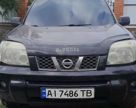 Чорний Ніссан ІксТрейл, об'ємом двигуна 2.2 л та пробігом 350 тис. км за 5500 $, фото 1 на Automoto.ua