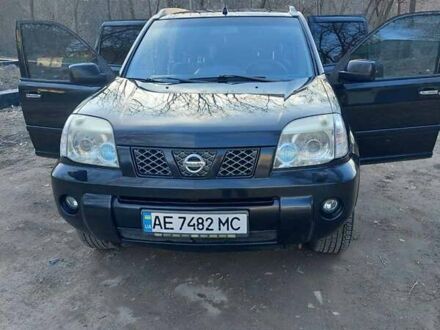 Черный Ниссан ИксТрейл, объемом двигателя 2 л и пробегом 250 тыс. км за 6500 $, фото 1 на Automoto.ua