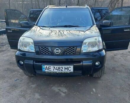 Черный Ниссан ИксТрейл, объемом двигателя 2 л и пробегом 250 тыс. км за 6500 $, фото 1 на Automoto.ua