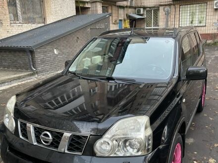 Чорний Ніссан ІксТрейл, об'ємом двигуна 2 л та пробігом 305 тис. км за 4299 $, фото 1 на Automoto.ua