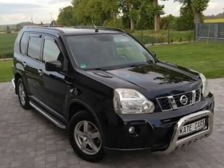 Черный Ниссан ИксТрейл, объемом двигателя 2.5 л и пробегом 185 тыс. км за 4500 $, фото 1 на Automoto.ua