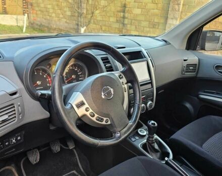 Черный Ниссан ИксТрейл, объемом двигателя 2 л и пробегом 230 тыс. км за 9000 $, фото 1 на Automoto.ua