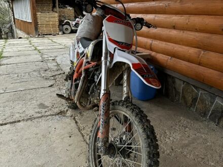 Ниссан ИксТрейл 2008 в Киеве на Automoto.ua Черный Ниссан ИксТрейл, объемом двигателя 2 л и пробегом 73 тыс. км за 750 $, фото 1 на Automoto.ua