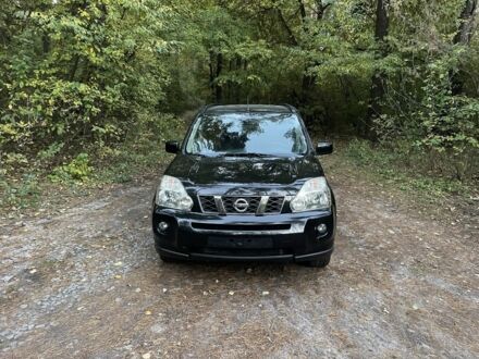 Ниссан ИксТрейл 2008 в Киеве на Automoto.ua Черный Ниссан ИксТрейл, объемом двигателя 2.2 л и пробегом 200 тыс. км за 5800 $, фото 1 на Automoto.ua