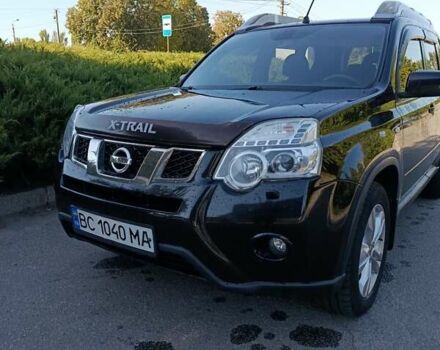 Чорний Ніссан ІксТрейл, об'ємом двигуна 2 л та пробігом 132 тис. км за 12600 $, фото 1 на Automoto.ua