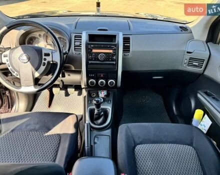 Фиолетовый Ниссан ИксТрейл, объемом двигателя 2 л и пробегом 197 тыс. км за 10000 $, фото 9 на Automoto.ua