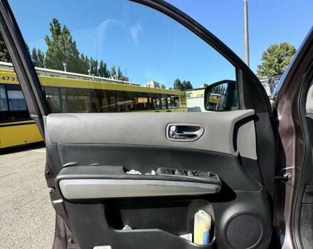 Фиолетовый Ниссан ИксТрейл, объемом двигателя 2 л и пробегом 197 тыс. км за 10000 $, фото 11 на Automoto.ua