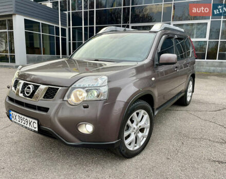 Фіолетовий Ніссан ІксТрейл, об'ємом двигуна 2 л та пробігом 190 тис. км за 10900 $, фото 2 на Automoto.ua