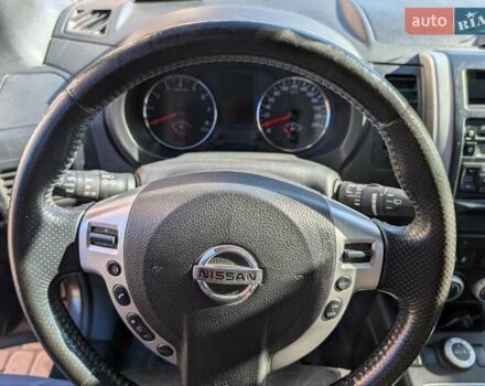 Фиолетовый Ниссан ИксТрейл, объемом двигателя 2 л и пробегом 185 тыс. км за 11000 $, фото 12 на Automoto.ua