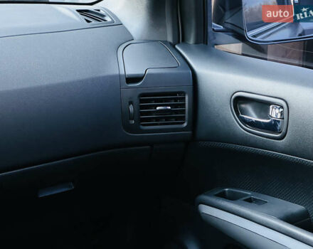 Фиолетовый Ниссан ИксТрейл, объемом двигателя 2 л и пробегом 190 тыс. км за 10800 $, фото 28 на Automoto.ua