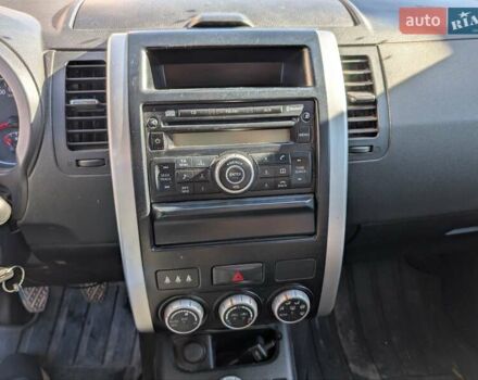 Фиолетовый Ниссан ИксТрейл, объемом двигателя 2 л и пробегом 185 тыс. км за 11000 $, фото 15 на Automoto.ua