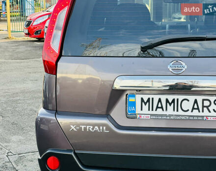 Фиолетовый Ниссан ИксТрейл, объемом двигателя 2 л и пробегом 190 тыс. км за 10800 $, фото 6 на Automoto.ua