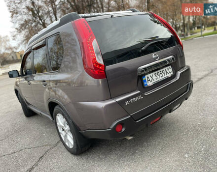Фіолетовий Ніссан ІксТрейл, об'ємом двигуна 2 л та пробігом 190 тис. км за 10900 $, фото 7 на Automoto.ua