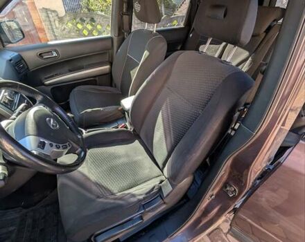 Фиолетовый Ниссан ИксТрейл, объемом двигателя 2 л и пробегом 185 тыс. км за 11000 $, фото 6 на Automoto.ua