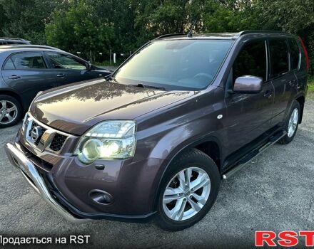 Фиолетовый Ниссан ИксТрейл, объемом двигателя 2.5 л и пробегом 124 тыс. км за 11500 $, фото 1 на Automoto.ua