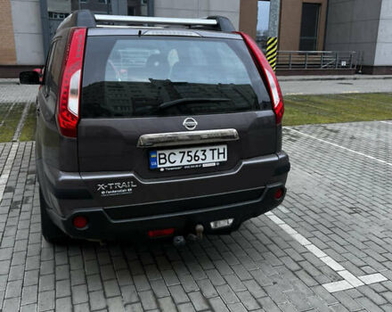 Фиолетовый Ниссан ИксТрейл, объемом двигателя 2 л и пробегом 253 тыс. км за 11000 $, фото 2 на Automoto.ua