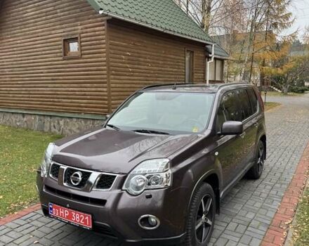 Фиолетовый Ниссан ИксТрейл, объемом двигателя 2 л и пробегом 210 тыс. км за 14800 $, фото 2 на Automoto.ua