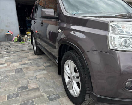 Фиолетовый Ниссан ИксТрейл, объемом двигателя 2 л и пробегом 161 тыс. км за 11500 $, фото 2 на Automoto.ua