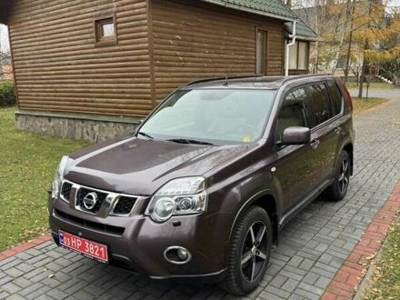 Фиолетовый Ниссан ИксТрейл, объемом двигателя 2 л и пробегом 210 тыс. км за 14800 $, фото 1 на Automoto.ua