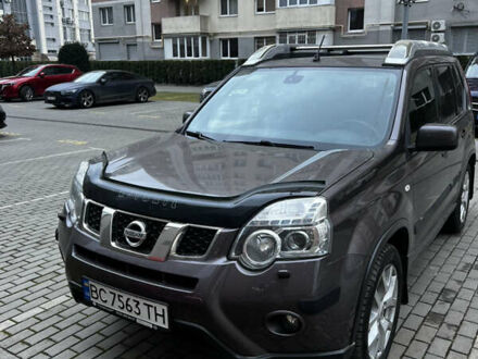 Фиолетовый Ниссан ИксТрейл, объемом двигателя 2 л и пробегом 253 тыс. км за 11000 $, фото 1 на Automoto.ua