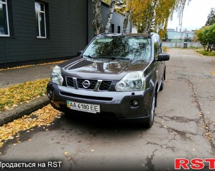 Коричневый Ниссан ИксТрейл, объемом двигателя 2 л и пробегом 211 тыс. км за 8800 $, фото 1 на Automoto.ua