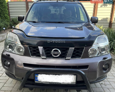 Коричневый Ниссан ИксТрейл, объемом двигателя 2.49 л и пробегом 154 тыс. км за 10800 $, фото 1 на Automoto.ua