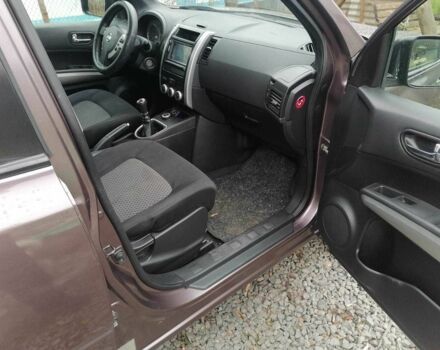 Коричневый Ниссан ИксТрейл, объемом двигателя 2 л и пробегом 277 тыс. км за 8799 $, фото 3 на Automoto.ua