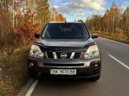Коричневый Ниссан ИксТрейл, объемом двигателя 2 л и пробегом 263 тыс. км за 10200 $, фото 1 на Automoto.ua