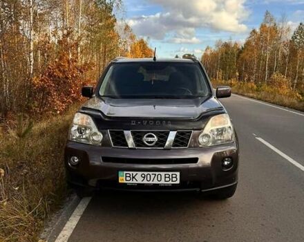 Коричневый Ниссан ИксТрейл, объемом двигателя 2 л и пробегом 263 тыс. км за 10200 $, фото 1 на Automoto.ua